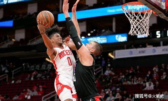 体育2022年11月27日《体育新闻》完整版